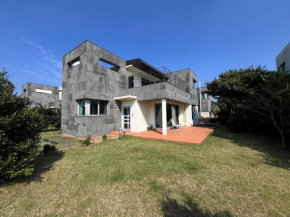 Jejumodo2 Outdoor Jacuzzi Detached House